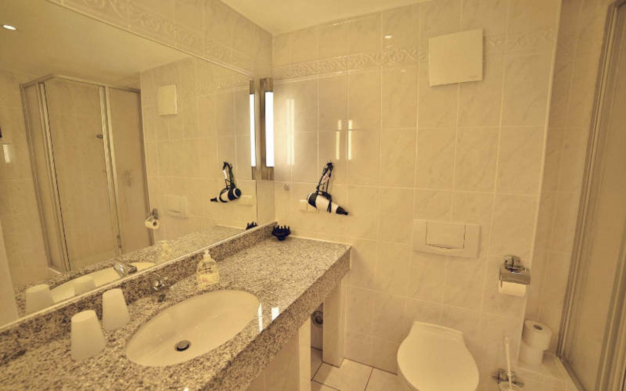 Ferienwohnung Binzer Strandgut Im Haus Jahreszeiten בינץ מראה חיצוני תמונה